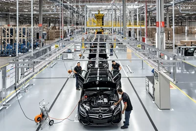  Mercedes Германиядаги иккита заводни ёпиши мумкин